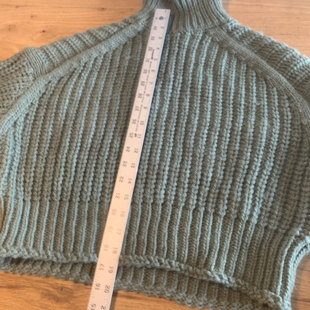 H&M Cropped Turtleneck Long Sleeve Cable Knit Green Sweater Women’s Small Prelov - Picture 5 of 7